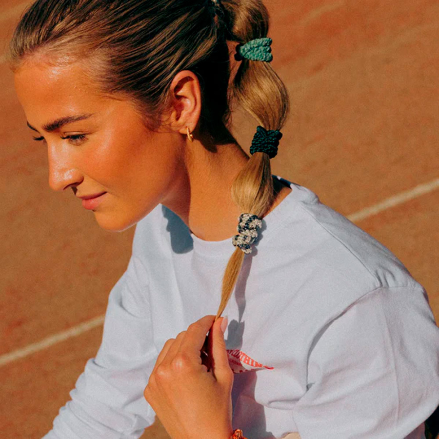 scrunchie-a-righe-grigio-argento scrunchie-a-righe-grigio-argento