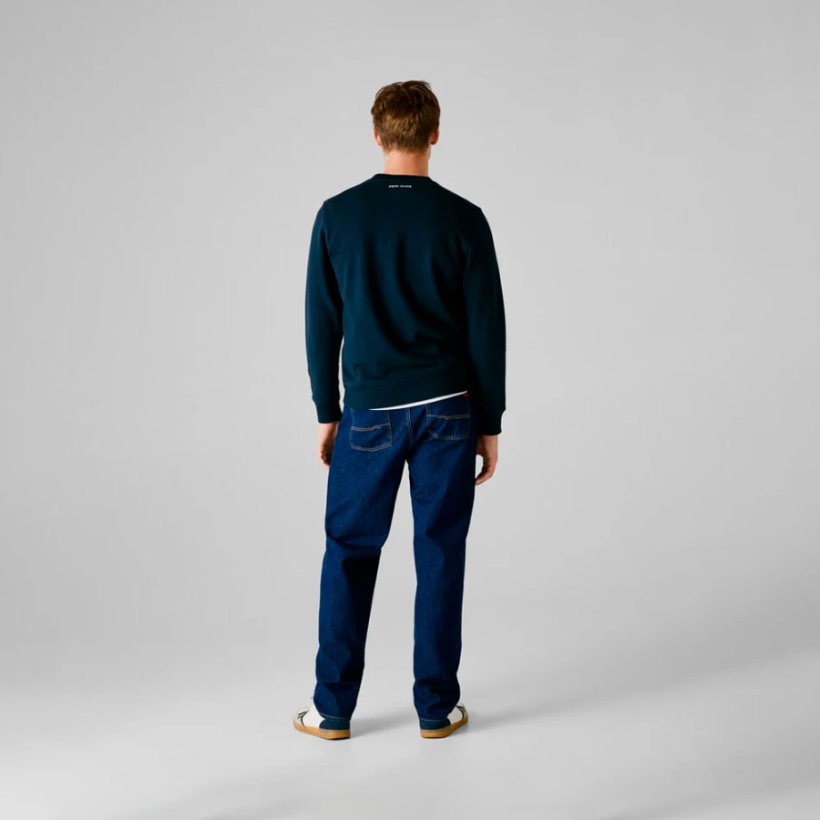 comfort-fit-crew-neck-sweatshirt comfort-fit-crew-neck-sweatshirt