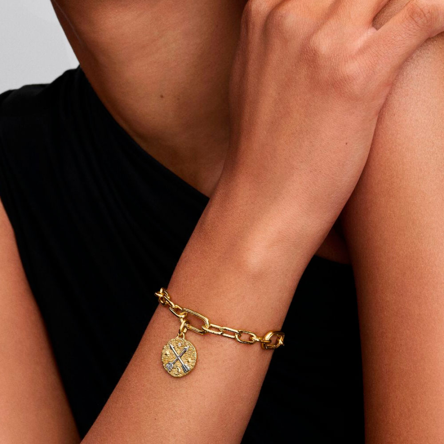 medaillon-und-gekreuzte-pfeile-charm-764081c01 medaillon-und-gekreuzte-pfeile-charm-764081c01