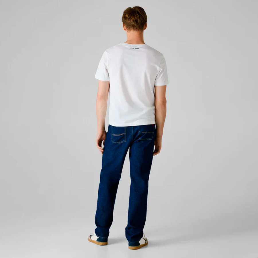 camiseta-com-estampa-de-logotipo