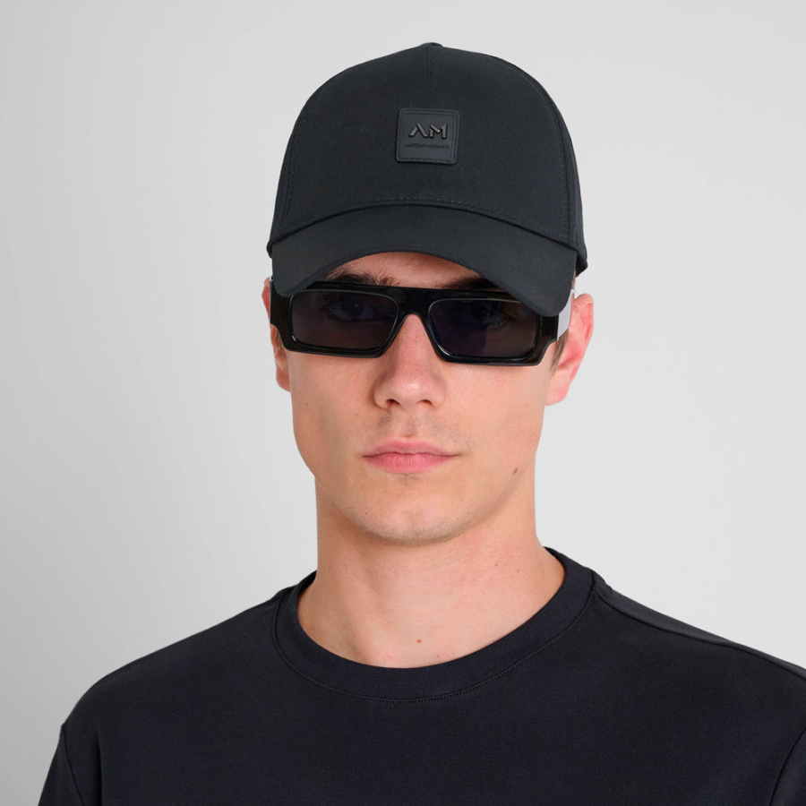 gorra-con-visera-estilo-baseball-con-parche-de-logo gorra-con-visera-estilo-baseball-con-parche-de-logo