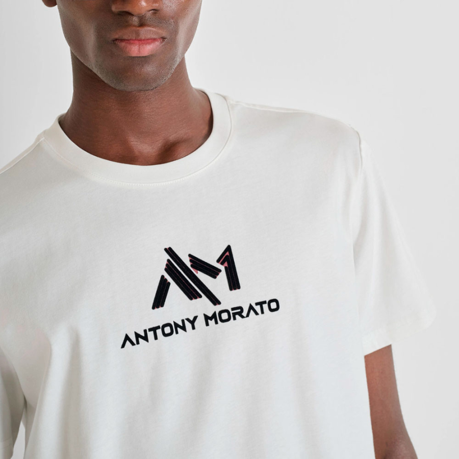 camiseta-con-logotipo-estampado camiseta-con-logotipo-estampado