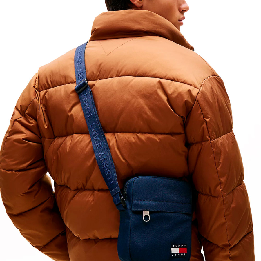 reporter-essential-inscription-crossbody-bag