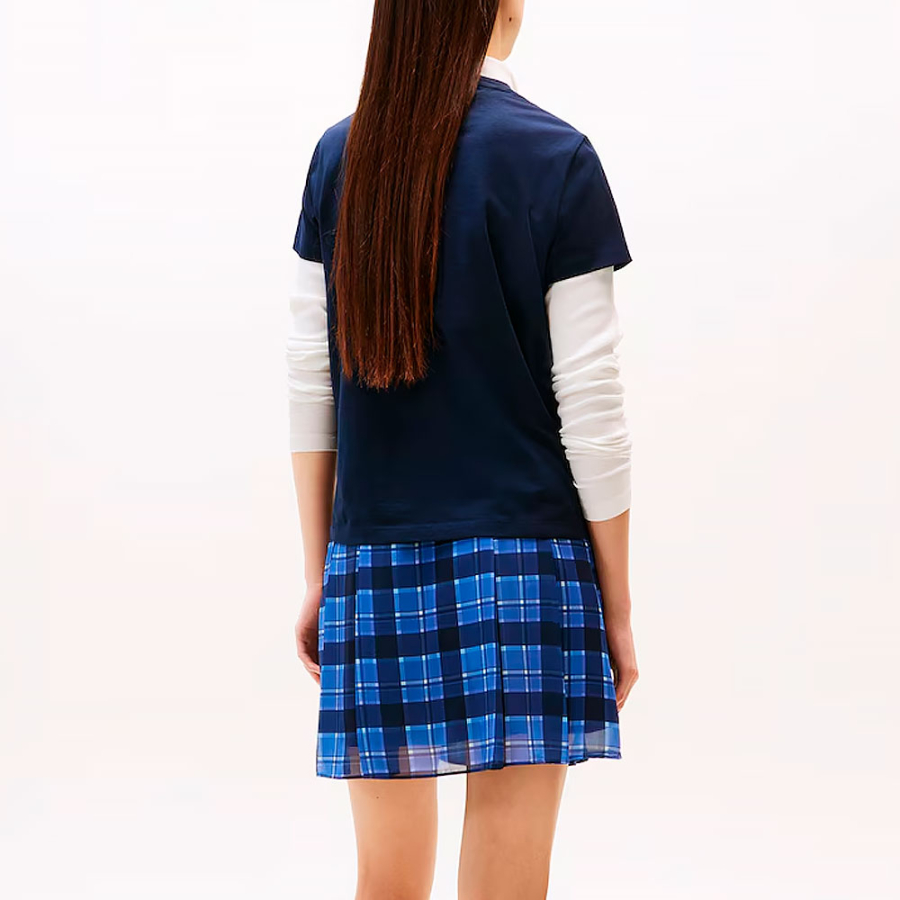 camiseta-gola-redonda-com-logotipo-linear camiseta-gola-redonda-com-logotipo-linear