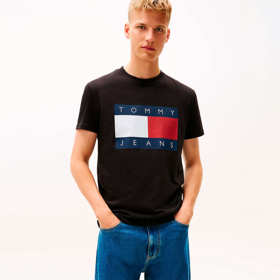 t-shirt-mit-rundhalsausschnitt-und-patch