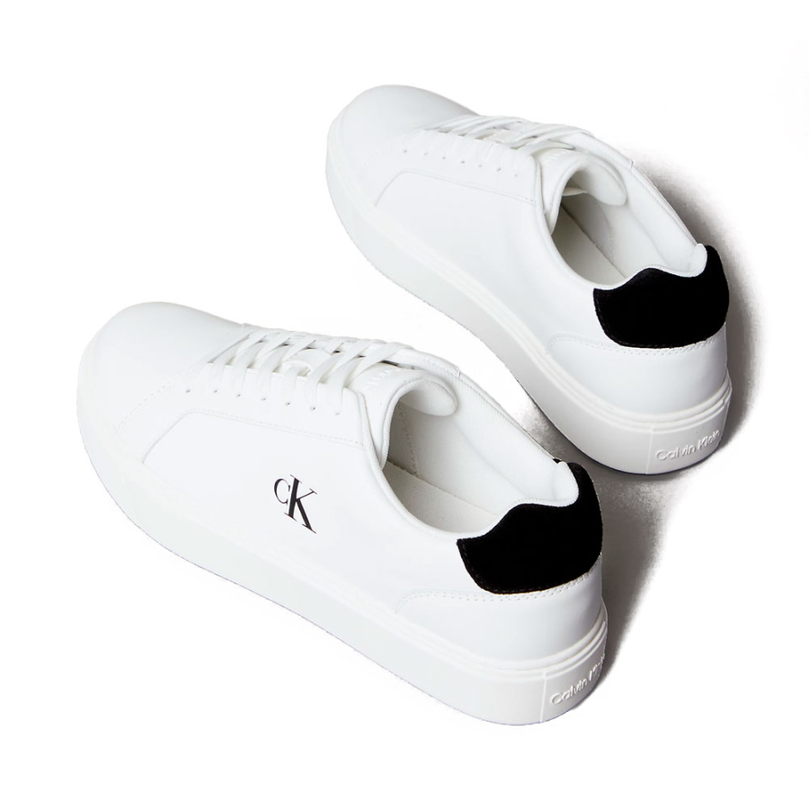 baskets-en-cuir-avec-logo-distinctif baskets-en-cuir-avec-logo-distinctif