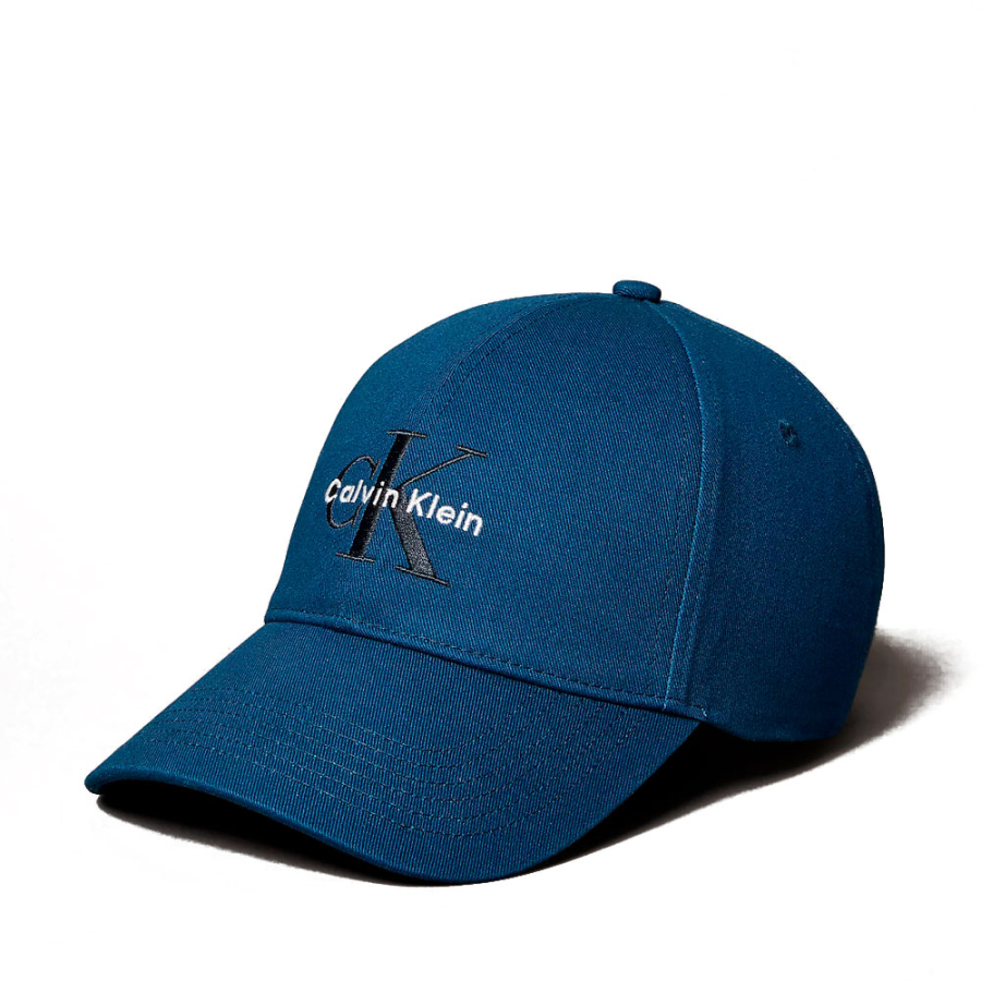 casquette-de-baseball-avec-logo-monogramme-brode casquette-de-baseball-avec-logo-monogramme-brode