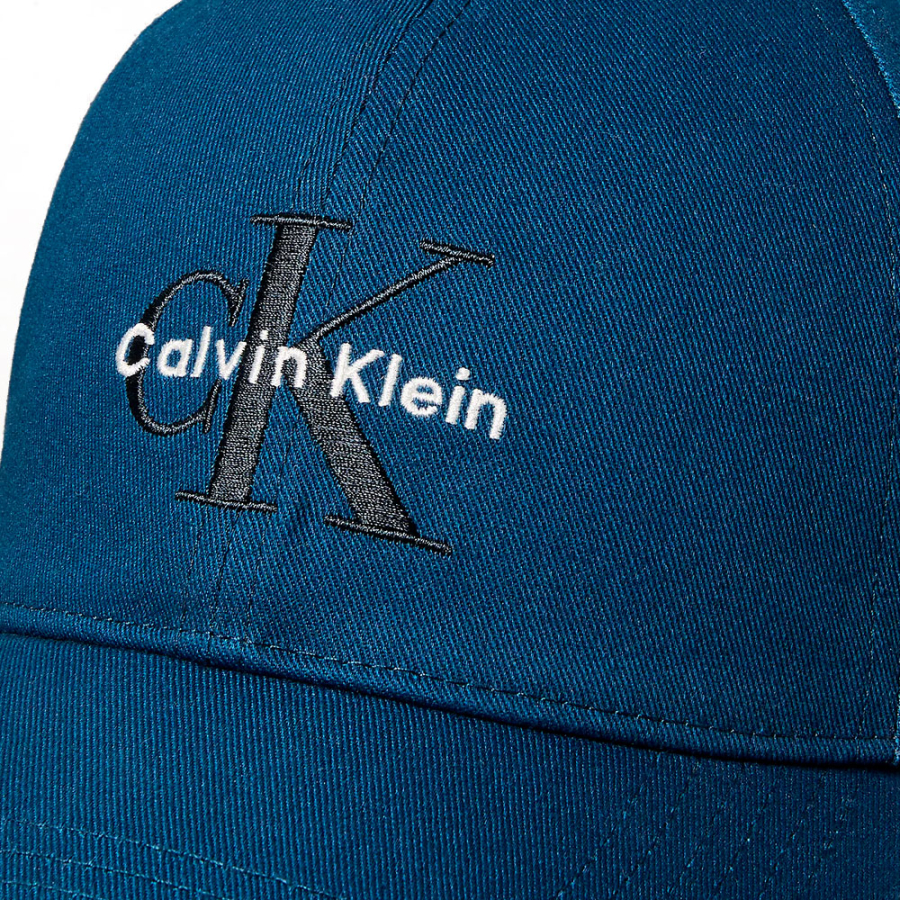 gorra-de-beisbol-con-logo-monograma-bordado gorra-de-beisbol-con-logo-monograma-bordado