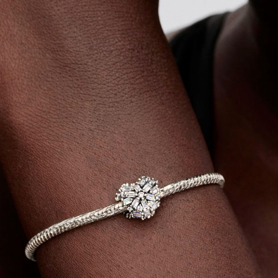 ciondolo-a-forma-di-cuore-scintillante-794240c01 ciondolo-a-forma-di-cuore-scintillante-794240c01