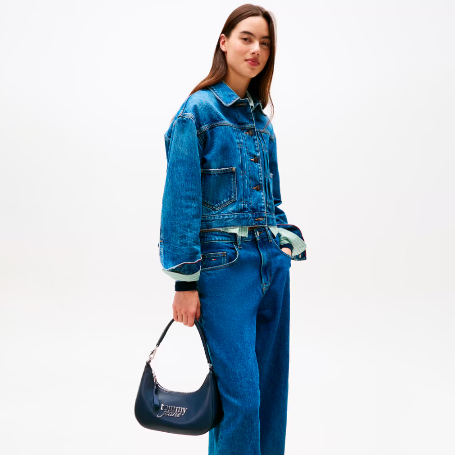 borsa-a-tracolla-con-logo-metallico borsa-a-tracolla-con-logo-metallico