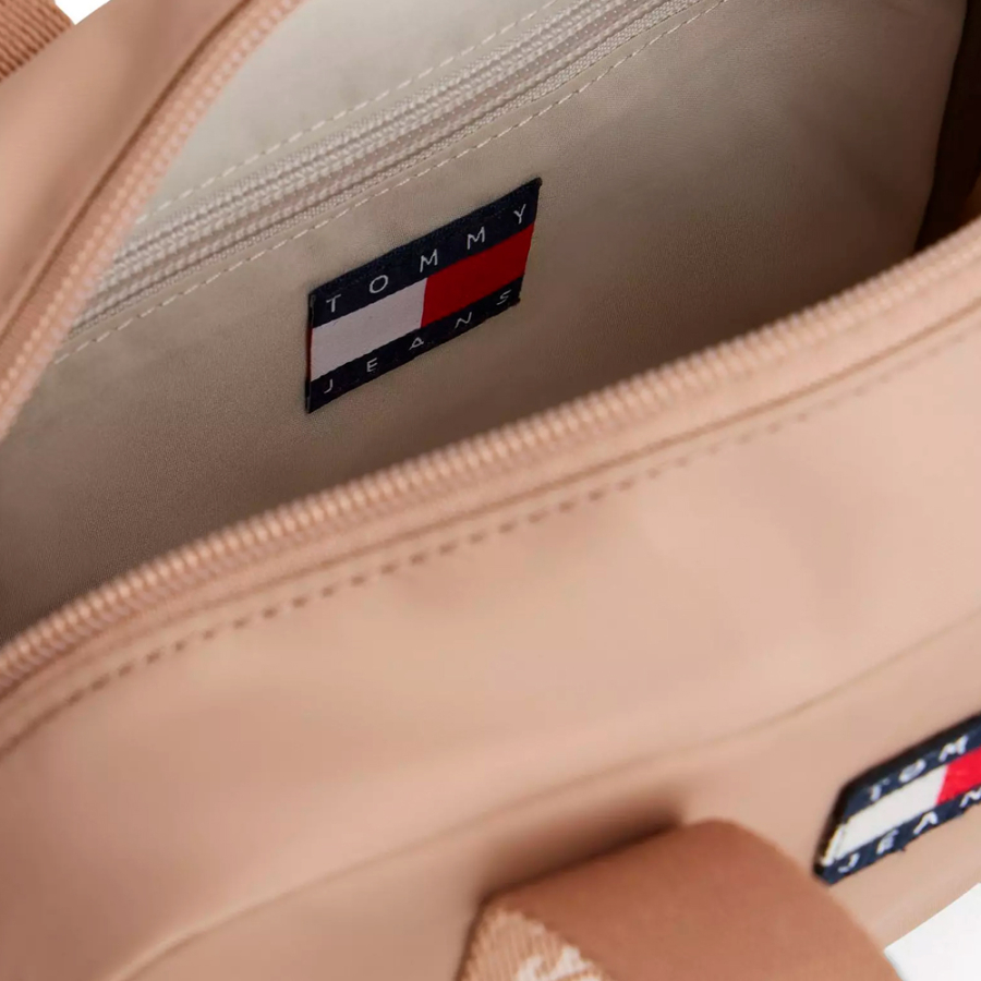 essential-inscription-umhangetasche essential-inscription-umhangetasche