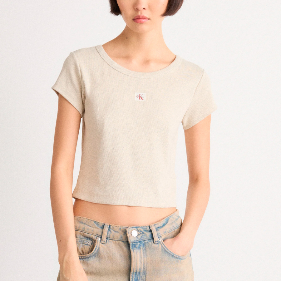 slim-fit-t-shirt-aus-gerippter-baumwolle-mit-aufnaher