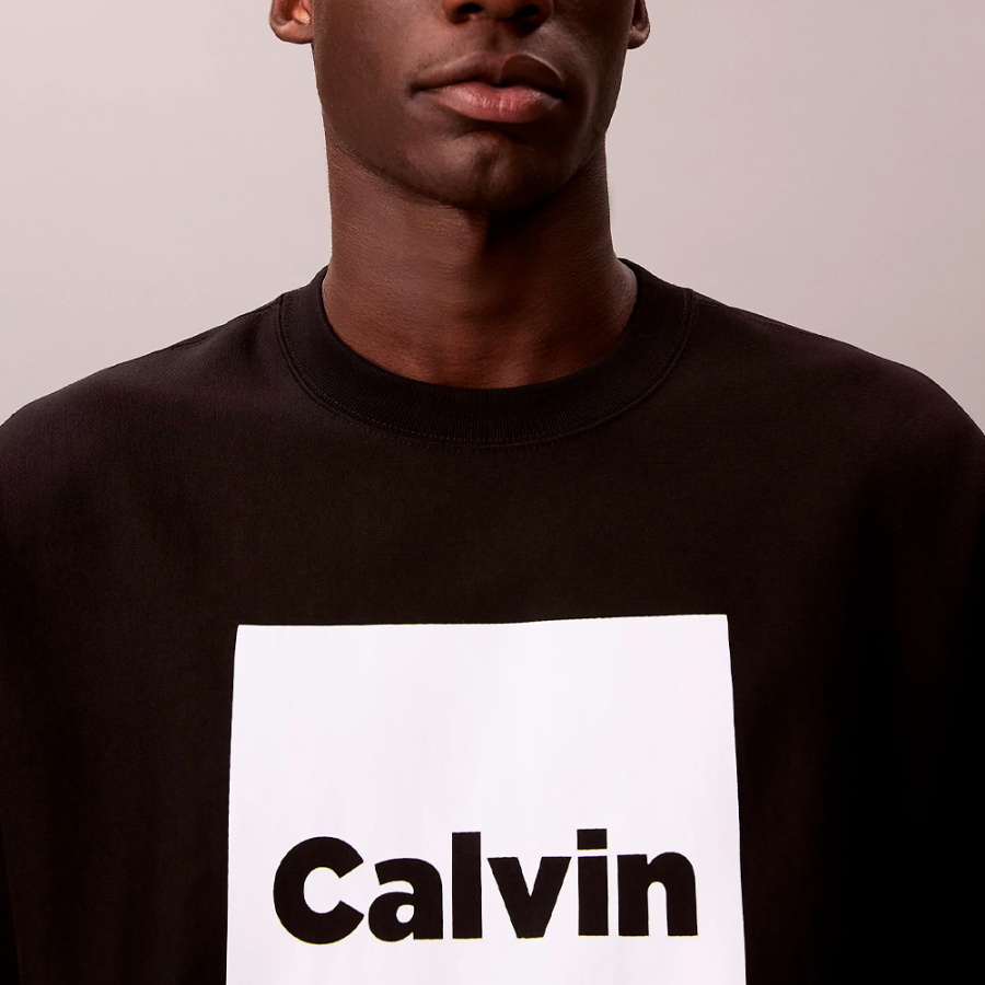 hochwertiges-locker-sitzendes-fleece-sweatshirt-mit-grafischem-logo hochwertiges-locker-sitzendes-fleece-sweatshirt-mit-grafischem-logo