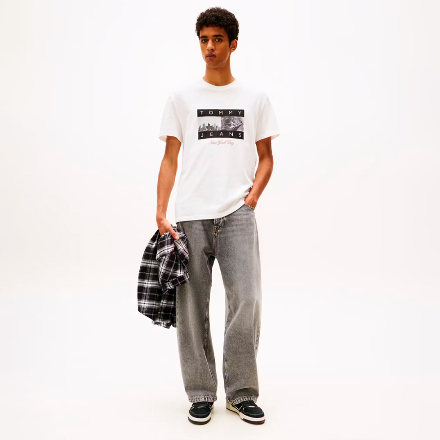 t-shirt-girocollo-con-stampa t-shirt-girocollo-con-stampa