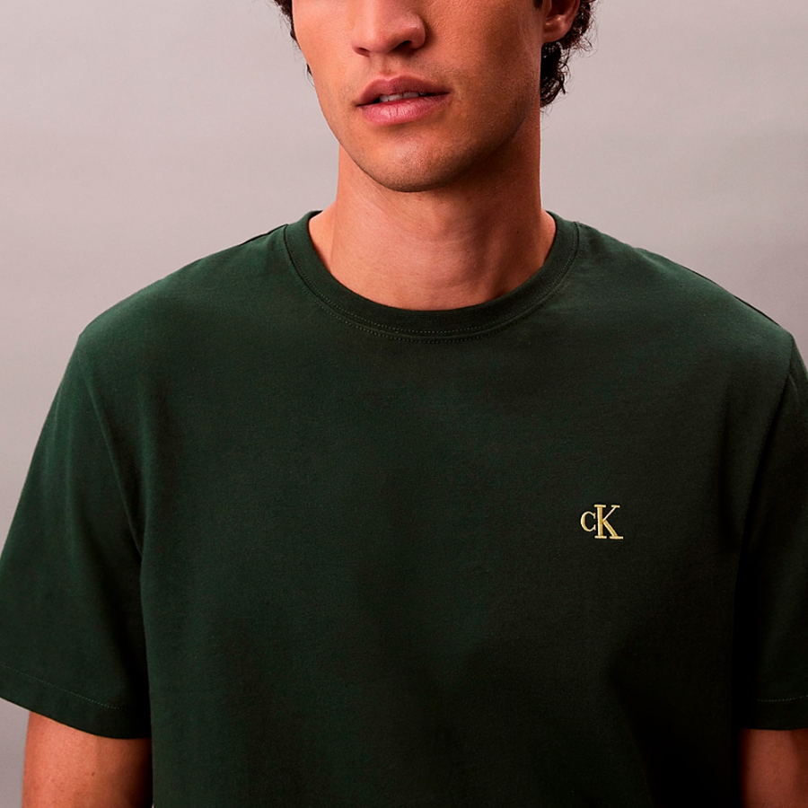 loose-fitting-t-shirt-with-embroidered-monogram loose-fitting-t-shirt-with-embroidered-monogram