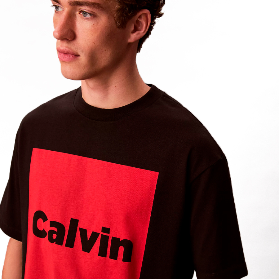 loose-fitting-tee-with-boxed-logo-graphic