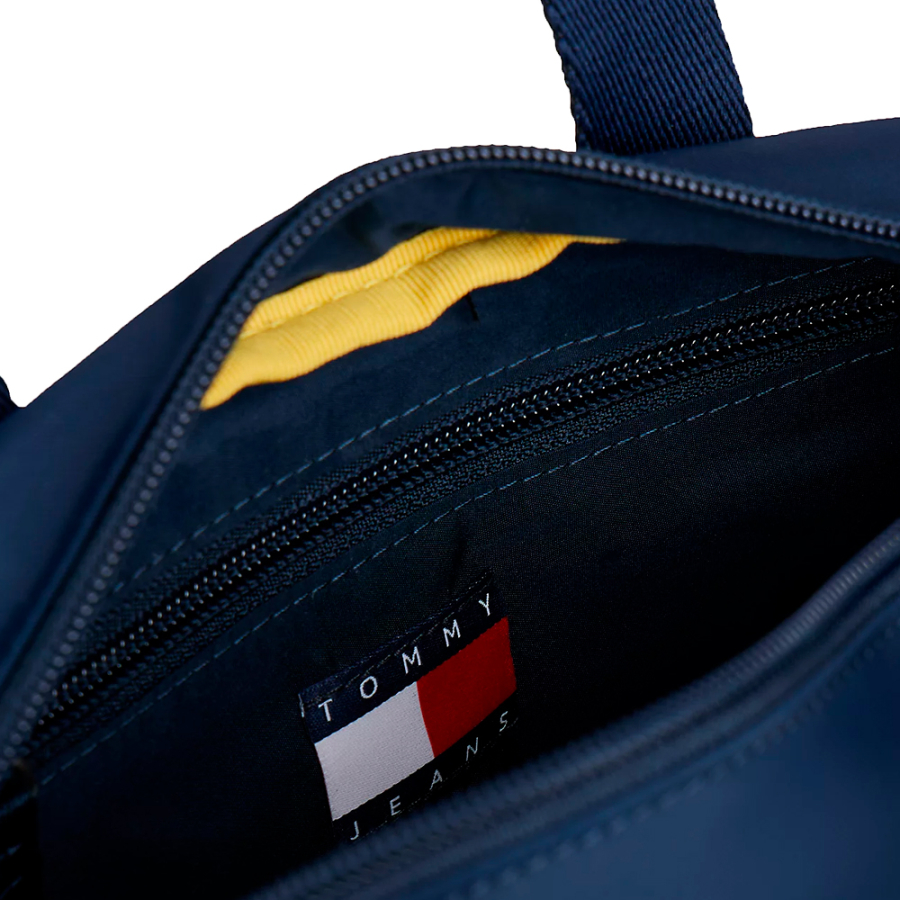 essential-inscription-umhangetasche essential-inscription-umhangetasche