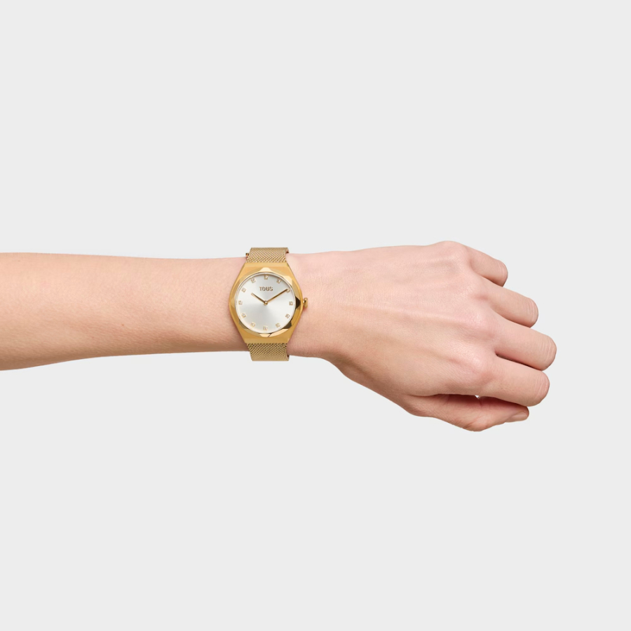 analoge-uhr-mit-rundem-armband-aus-goldfarbenem-edelstahl-mesh