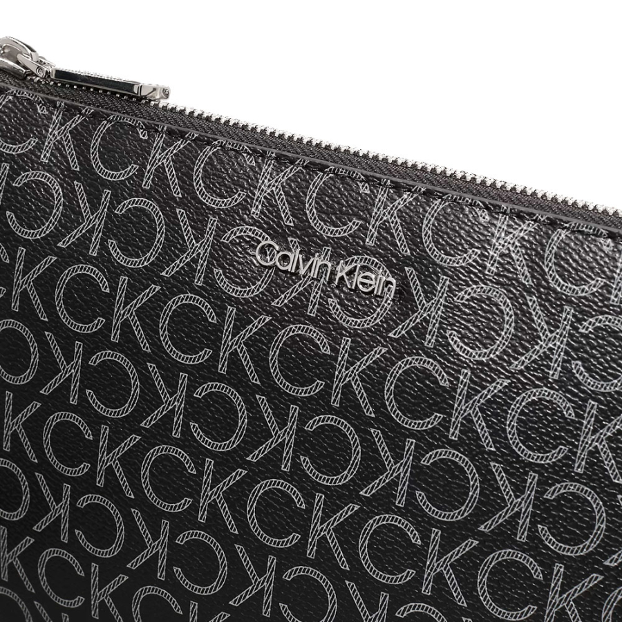 schultertasche-mit-logo schultertasche-mit-logo