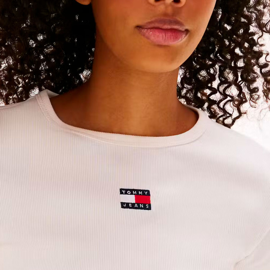 schmal-geschnittenes-rippstrick-t-shirt-mit-aufnaher schmal-geschnittenes-rippstrick-t-shirt-mit-aufnaher