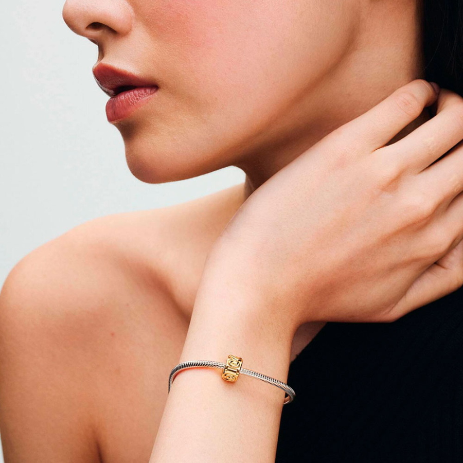 pingente-de-clipe-com-coracoes-entrelacados-768035c00 pingente-de-clipe-com-coracoes-entrelacados-768035c00