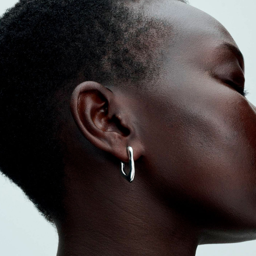 boucles-d-oreilles-creoles-ouvertes-en-forme-de-v-organique-293290c00 boucles-d-oreilles-creoles-ouvertes-en-forme-de-v-organique-293290c00