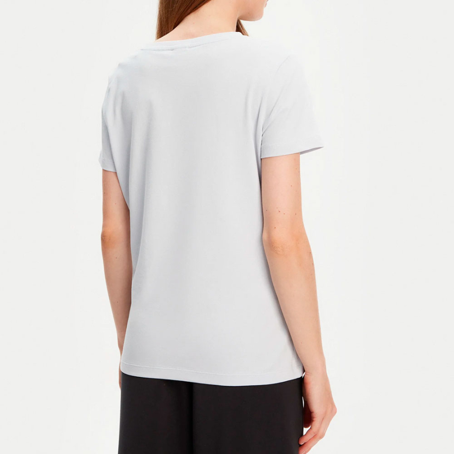 camiseta-briana-de-corte-regular camiseta-briana-de-corte-regular