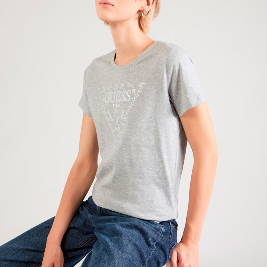 t-shirt-mit-dreieckslogo t-shirt-mit-dreieckslogo