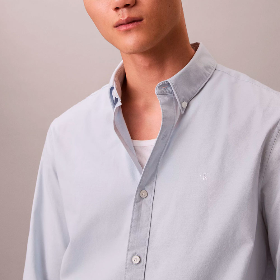 camisa-con-botones-oxford-clasica-de-color-liso camisa-con-botones-oxford-clasica-de-color-liso