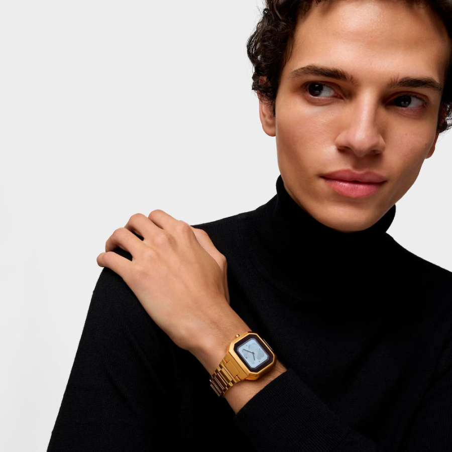 b-connect-smartwatch-mit-goldfarbenem-stahlarmband