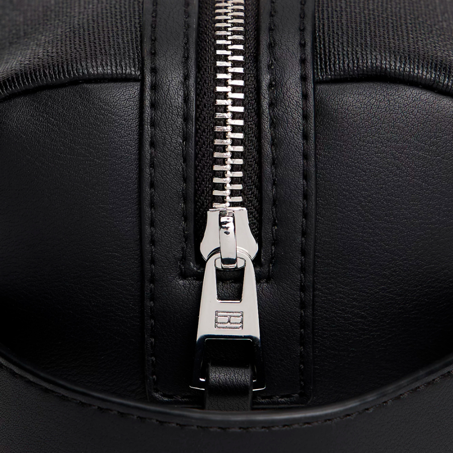 necessaire-moderna-com-logotipo-metalico necessaire-moderna-com-logotipo-metalico