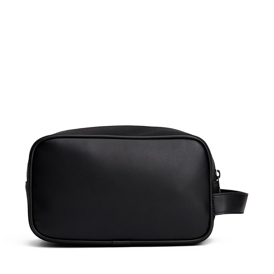 neceser-con-paneles-mixtos-y-logo-metalico