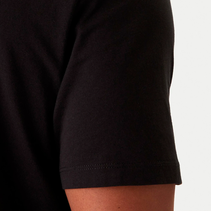 camiseta-com-monograma-na-frente camiseta-com-monograma-na-frente