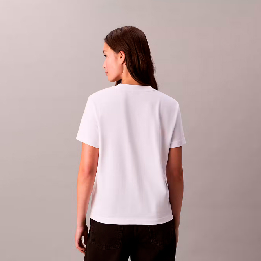 camiseta-classica-com-estampa-de-monologo-em-cores-vibrantes camiseta-classica-com-estampa-de-monologo-em-cores-vibrantes