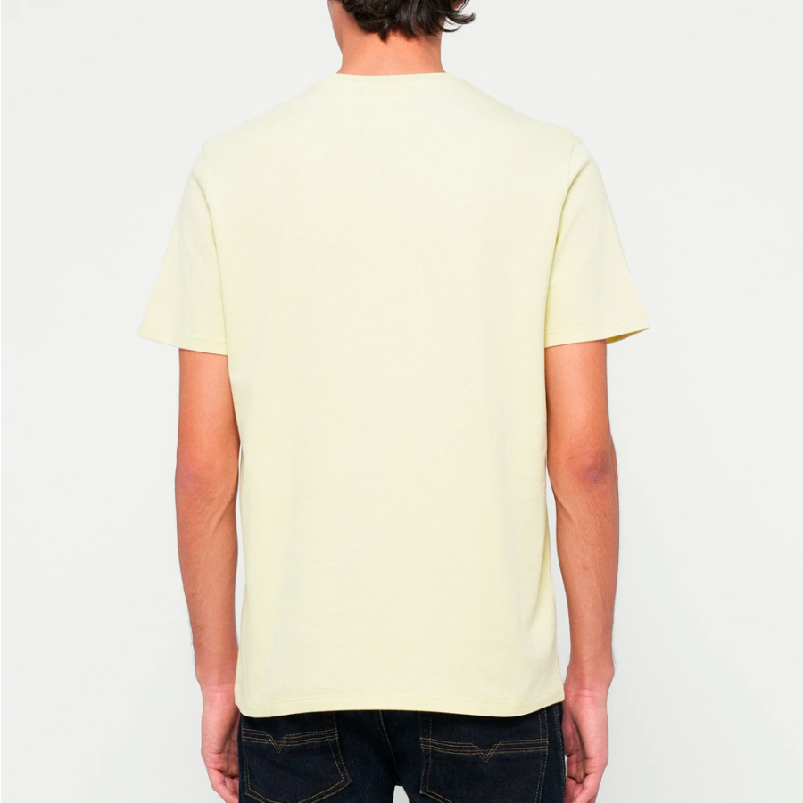 camiseta-classica-com-monograma camiseta-classica-com-monograma