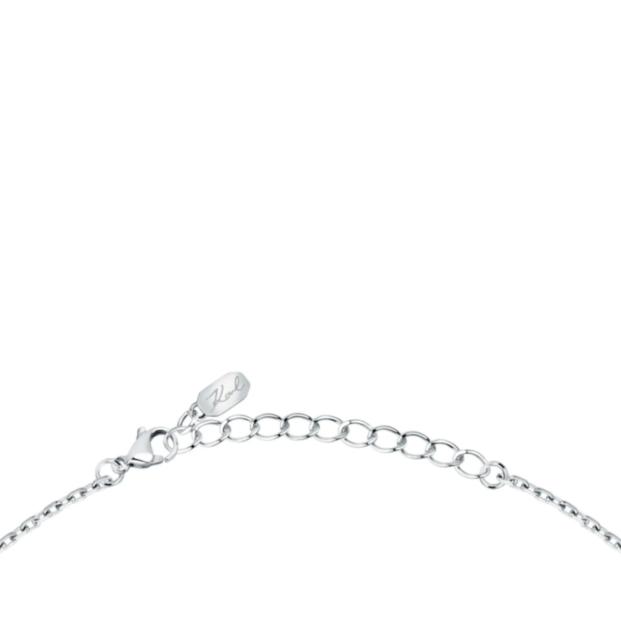 necklace-with-heart-shaped-pendant