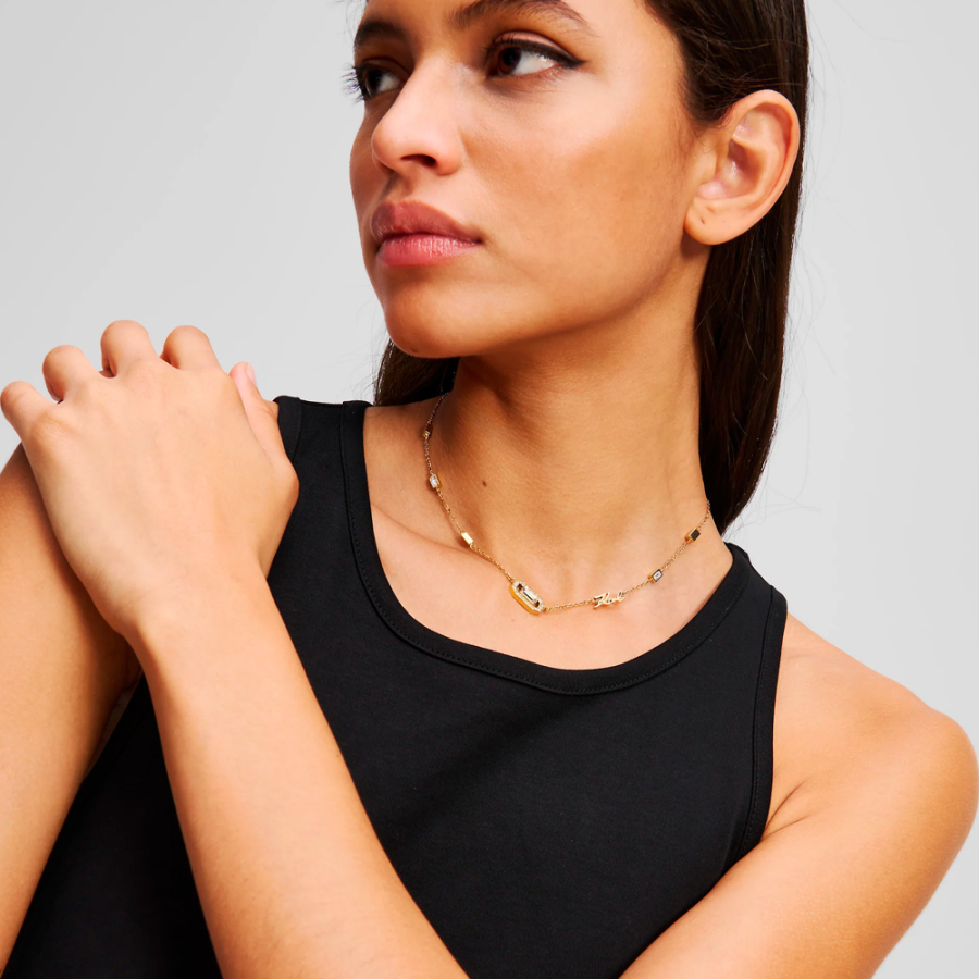 collier-en-cristal-avec-pendentif-signature