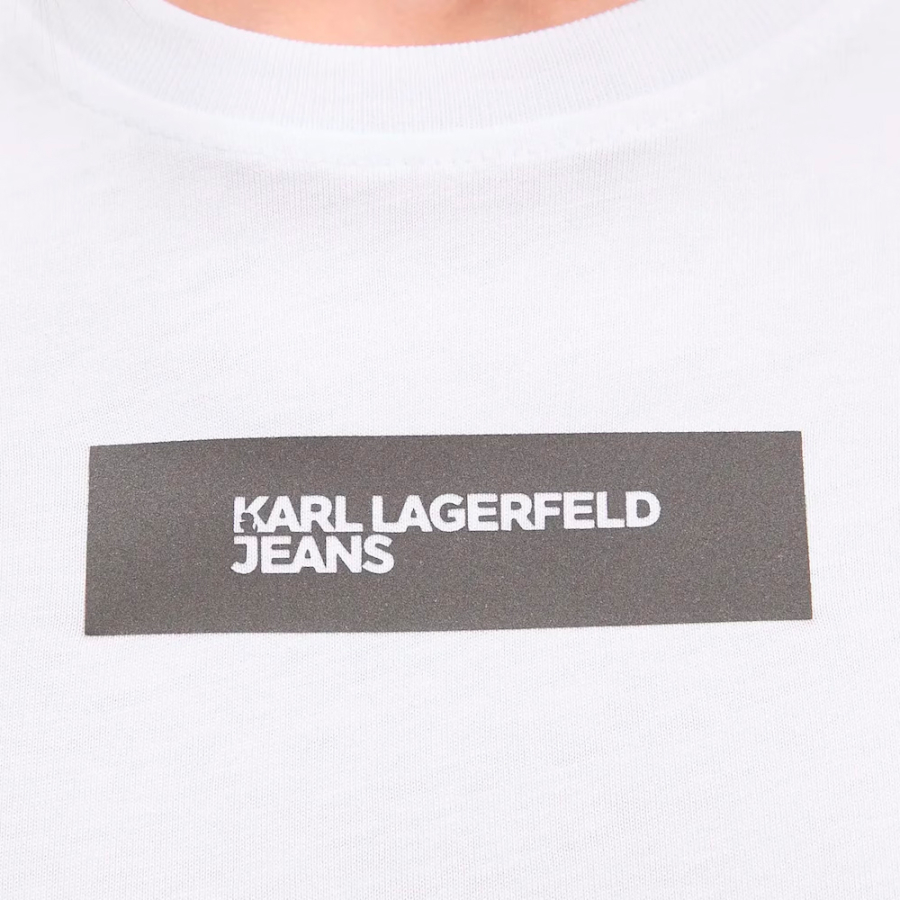 camiseta-com-logotipo-refletivo camiseta-com-logotipo-refletivo