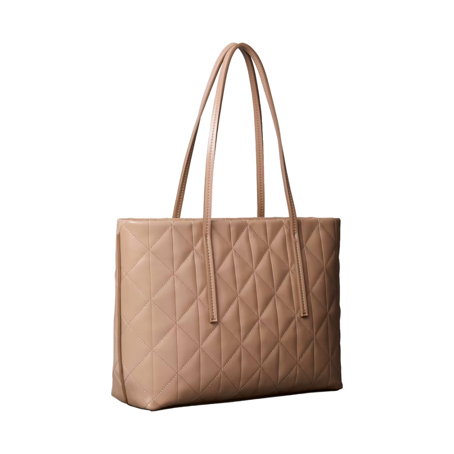 kleine-tragetasche-mit-gestepptem-logo