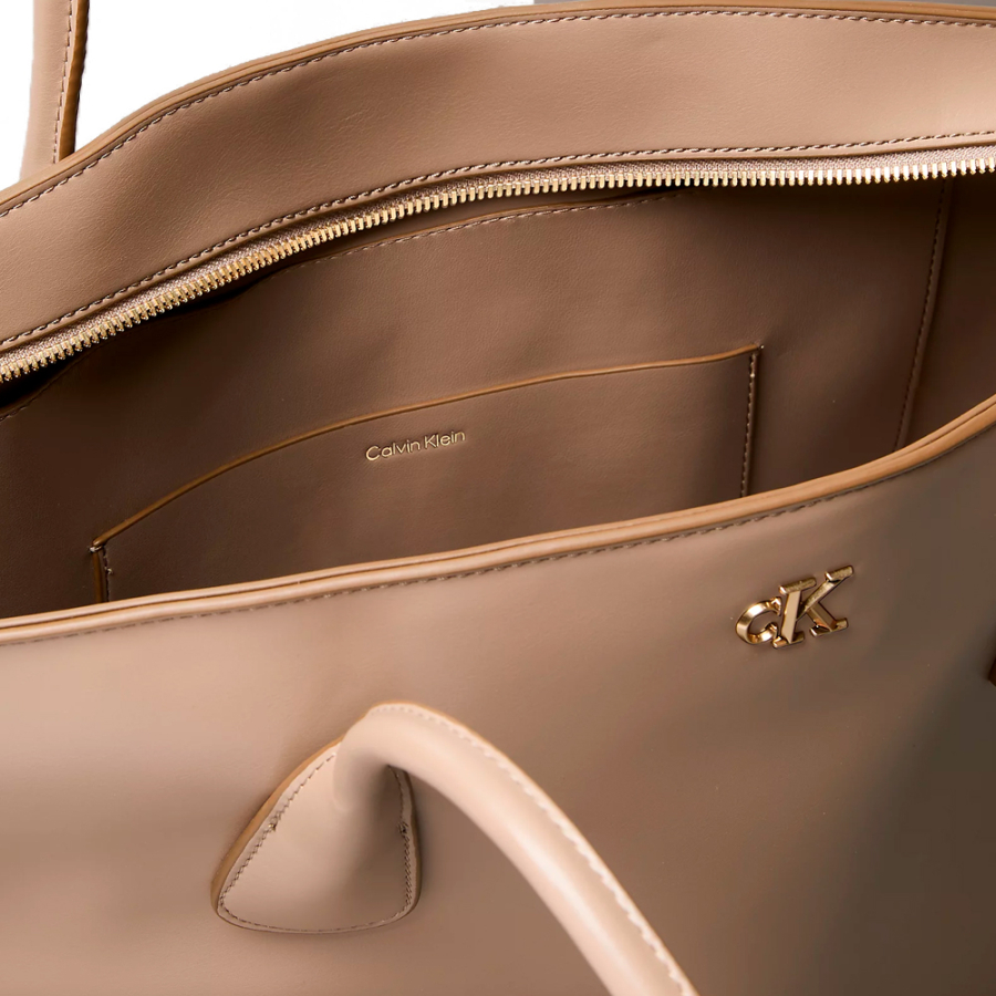 bolsa-tote-media-com-monograma-e-formato-de-cupula bolsa-tote-media-com-monograma-e-formato-de-cupula