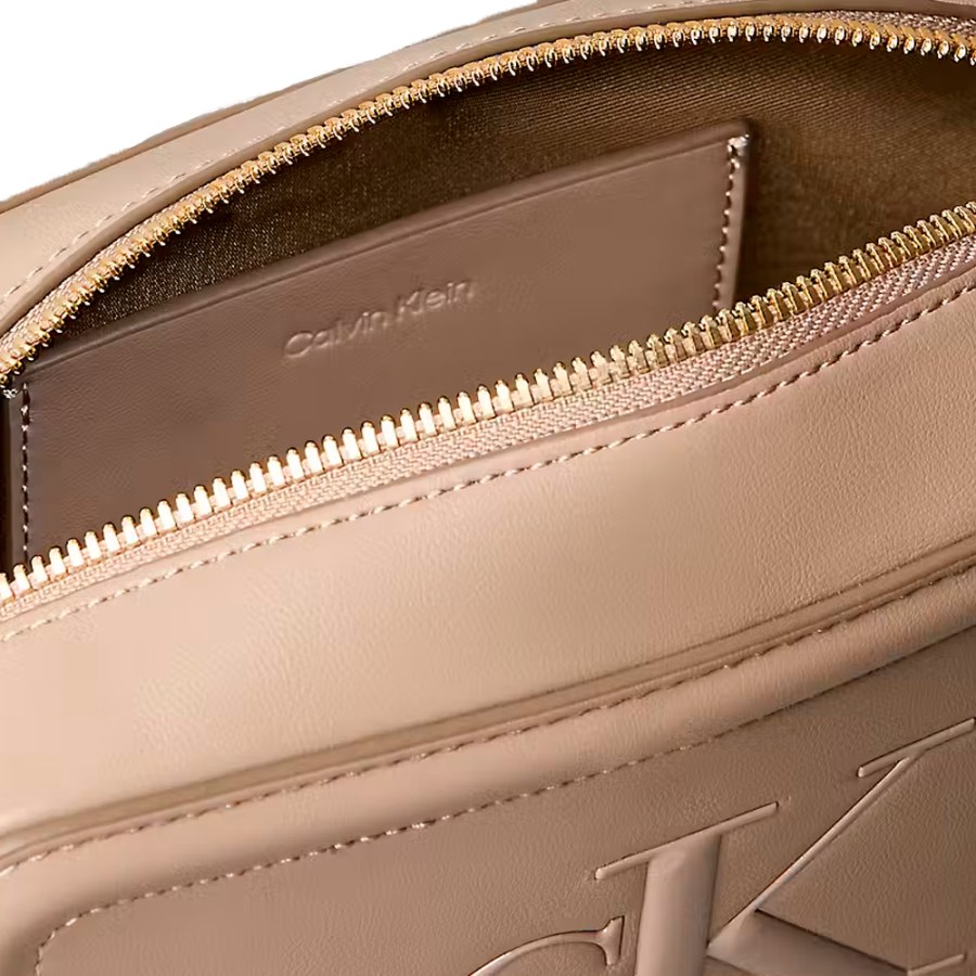 featured-monogrammed-camera-bag