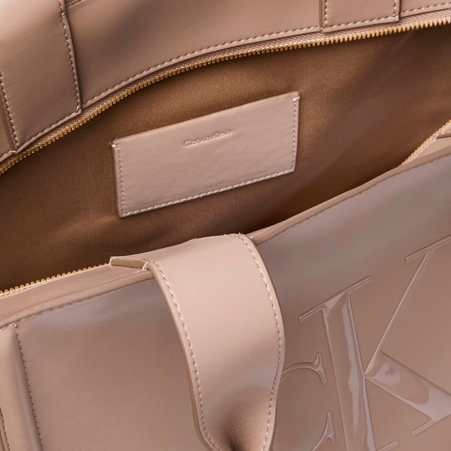 engraved-monogram-tote-bag