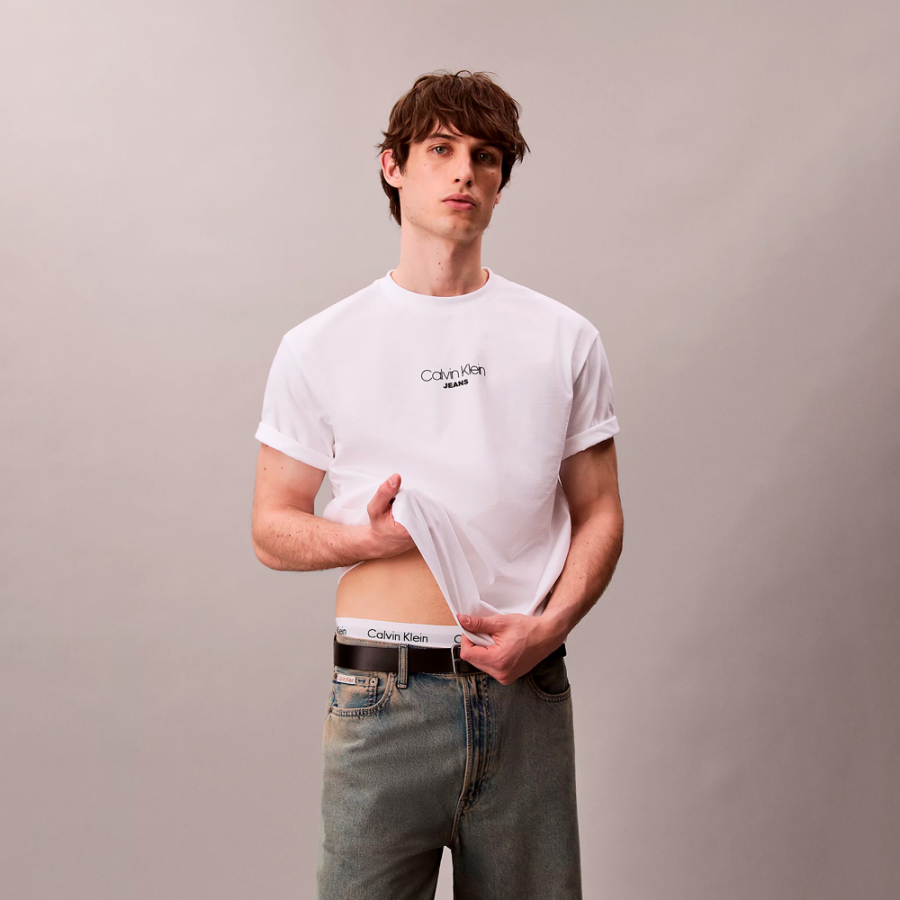 t-shirt-ampia-con-logo-grafico