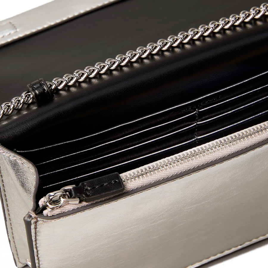 portefeuille-a-chaine-metallique-monogrammee