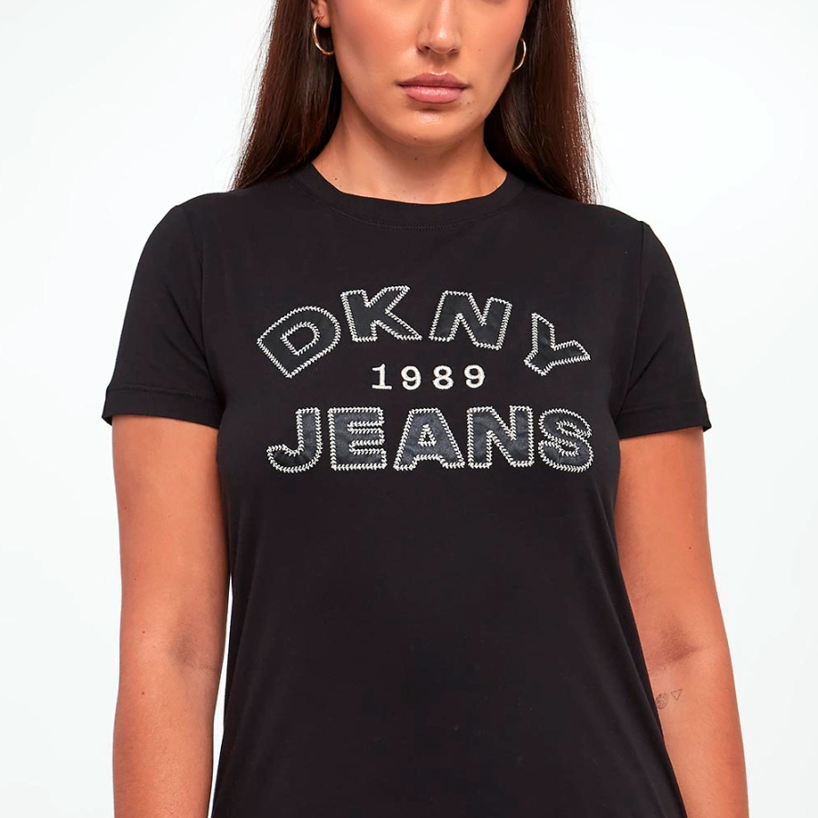 camiseta-com-logotipo camiseta-com-logotipo