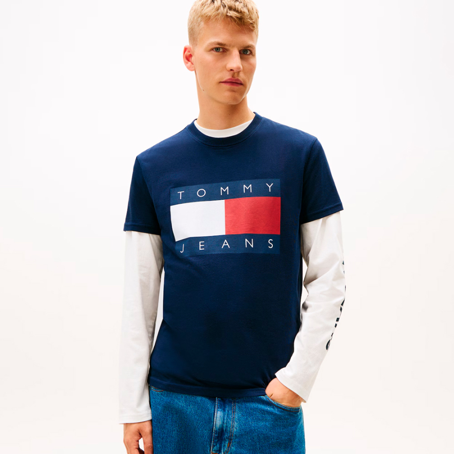 camiseta-de-cuello-redondo-con-parche