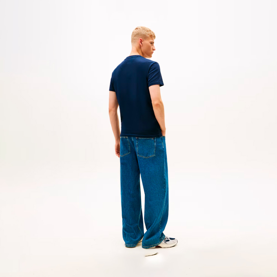 camiseta-de-gola-redonda-com-patch camiseta-de-gola-redonda-com-patch