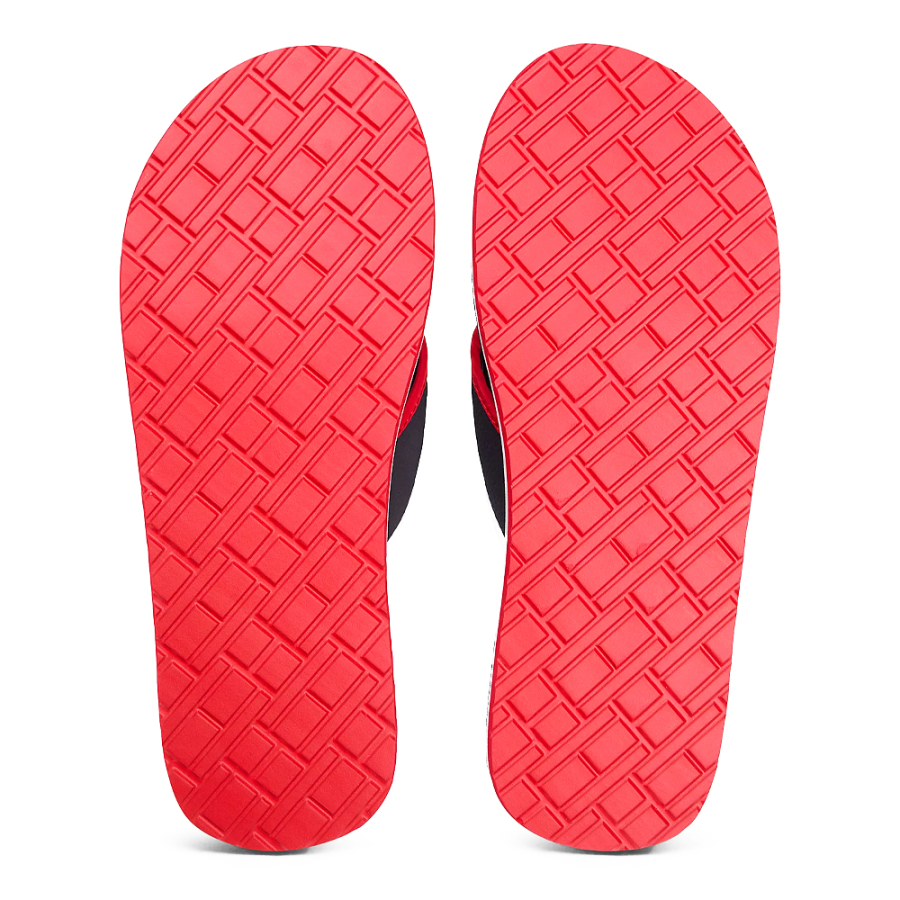 chanclas-con-logo-bordado