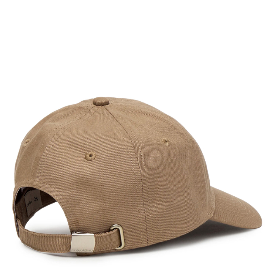 casquette-de-baseball-avec-monogramme-brode