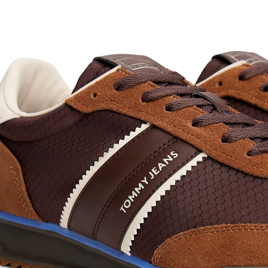 zapatillas-retro-con-mezcla-de-texturas